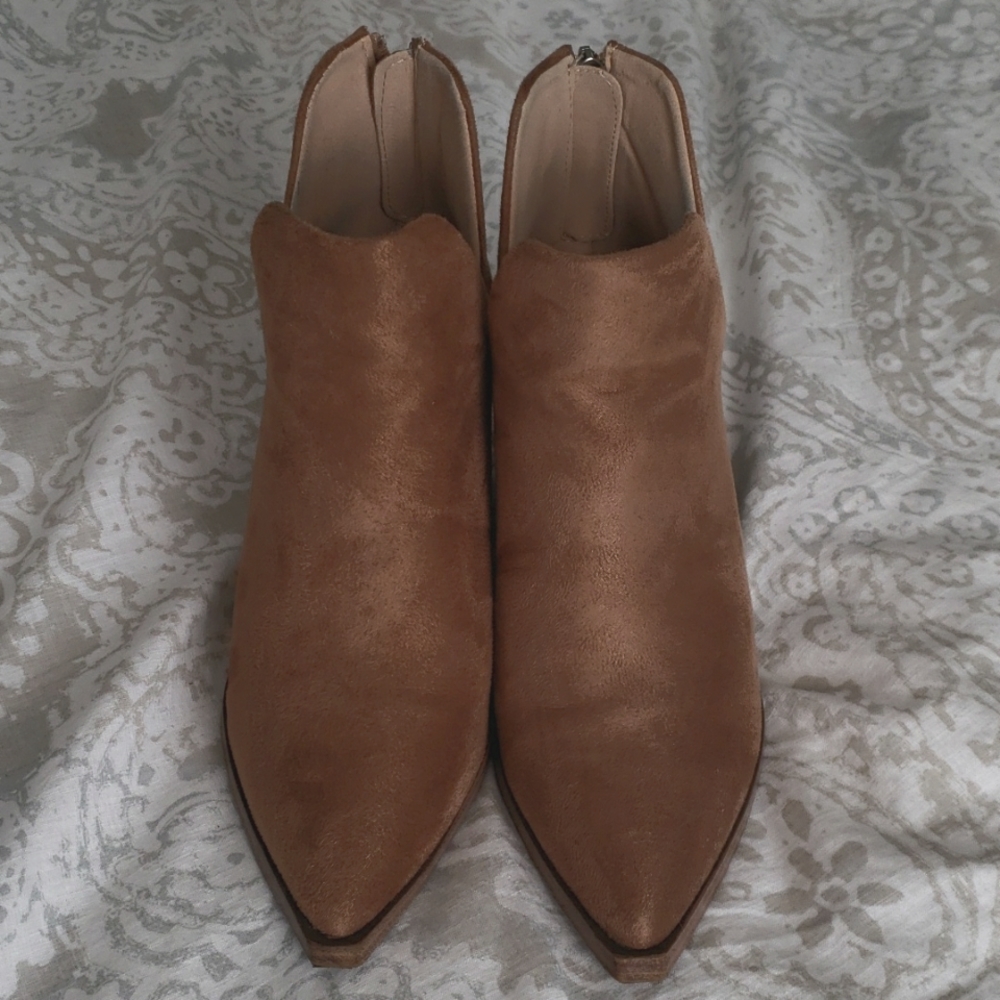 Brown/tan booties size 6.5